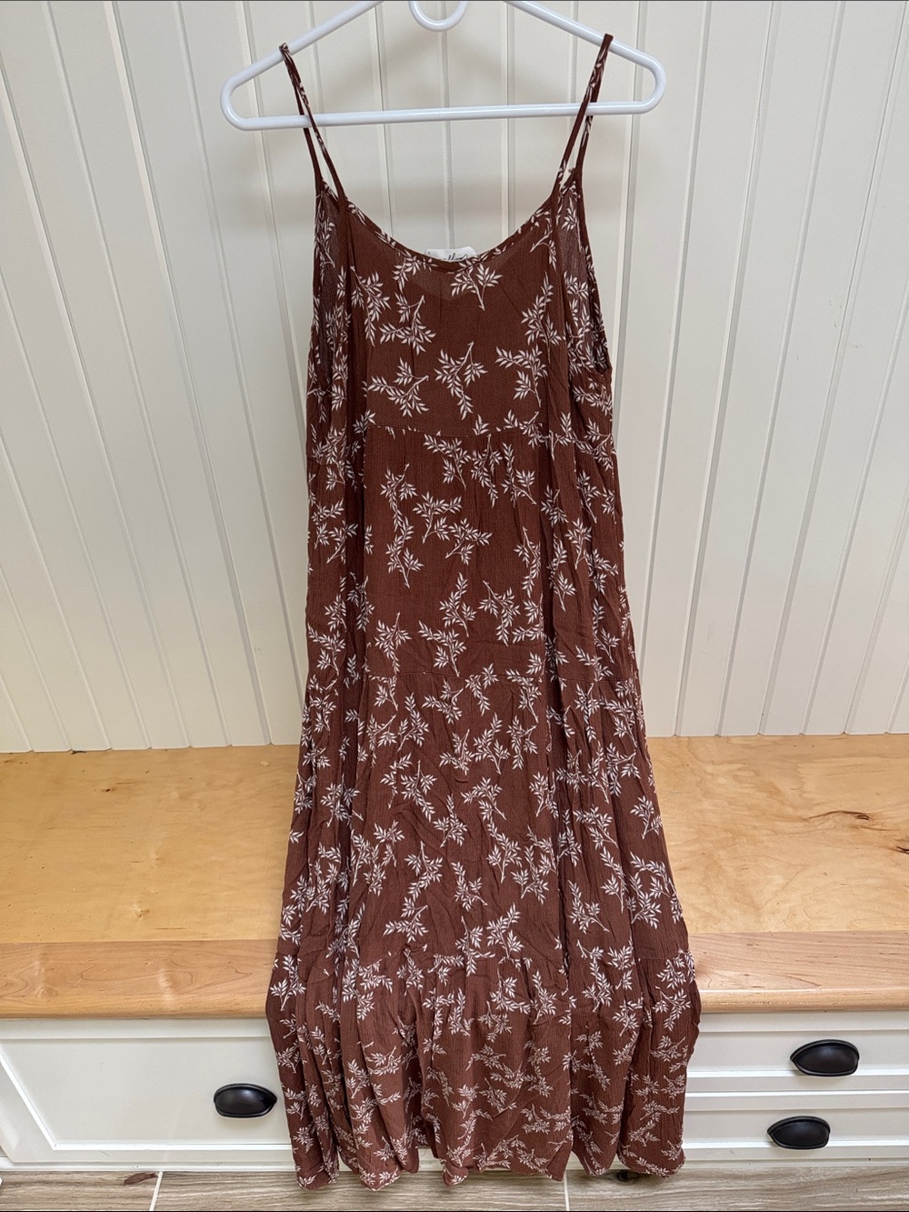 Carly Jean Los Angeles Brown Floral Tiered Maxi Dress - Picture 2 of 3